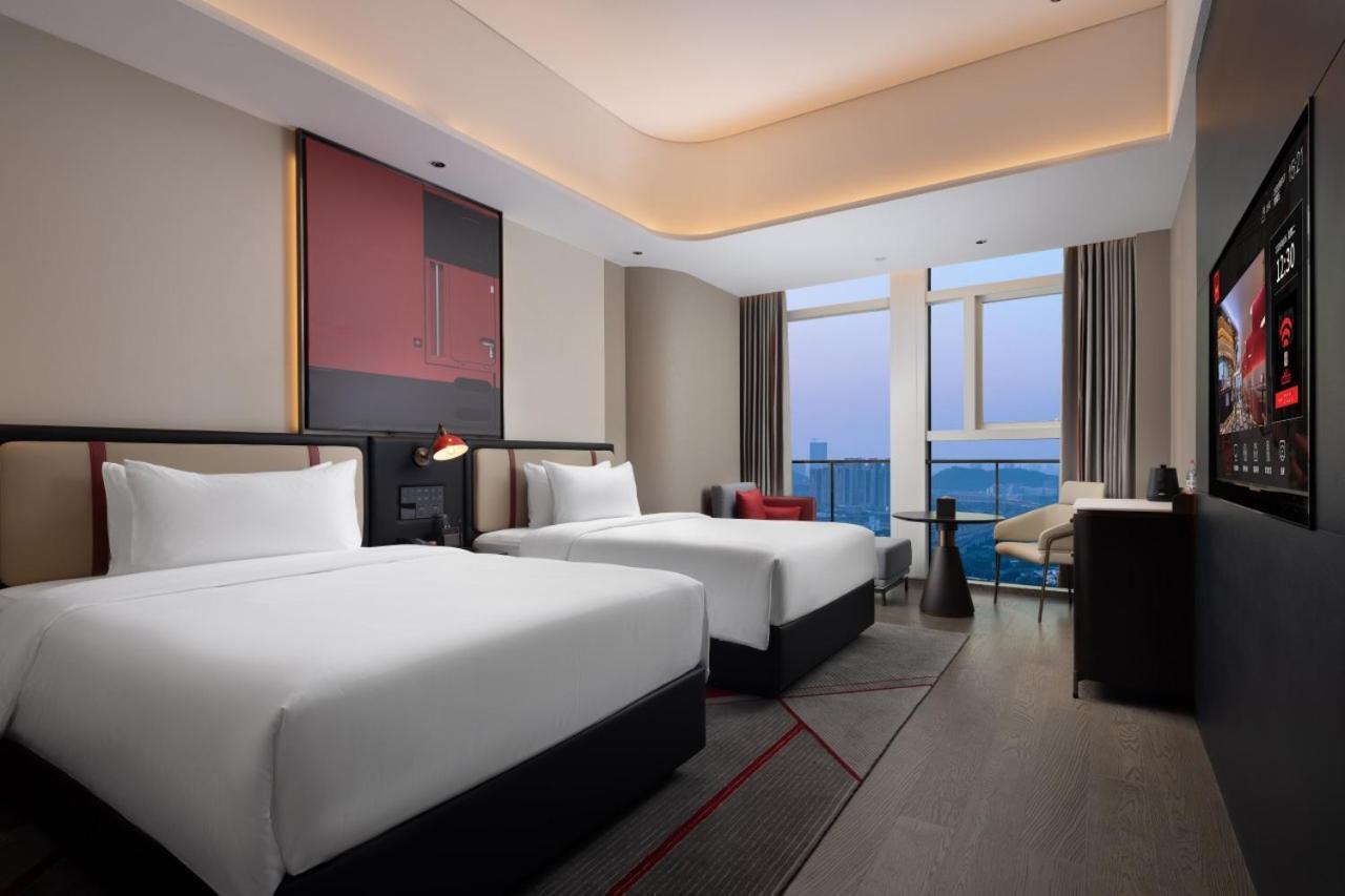 ホテル Radisson Red Guangzhou South Railway Station エクステリア 写真