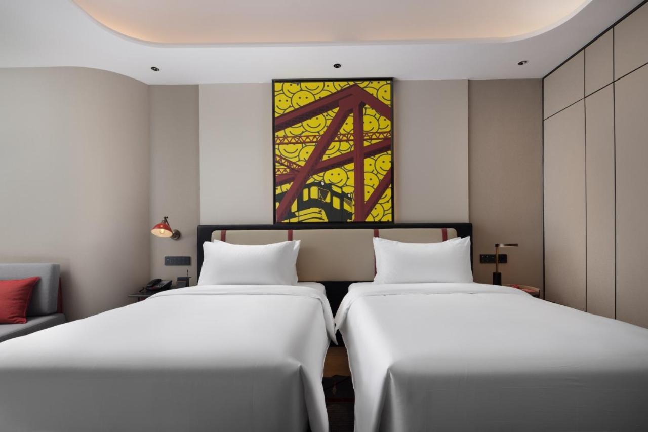 ホテル Radisson Red Guangzhou South Railway Station エクステリア 写真