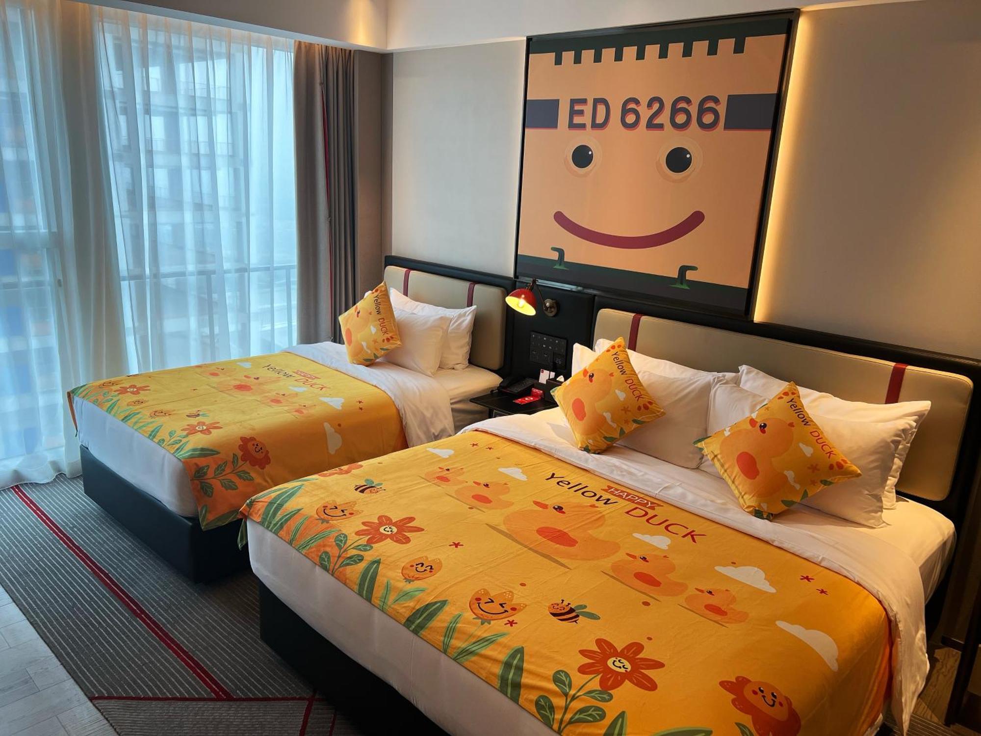 ホテル Radisson Red Guangzhou South Railway Station エクステリア 写真